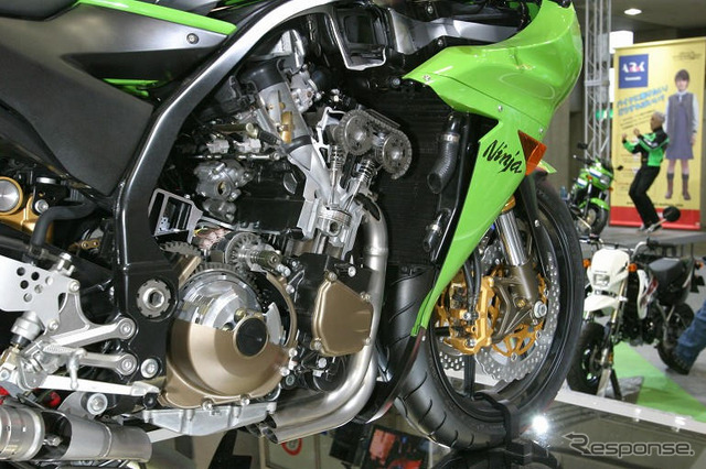 【東京モーターサイクルショー04】写真蔵…カワサキブース編
