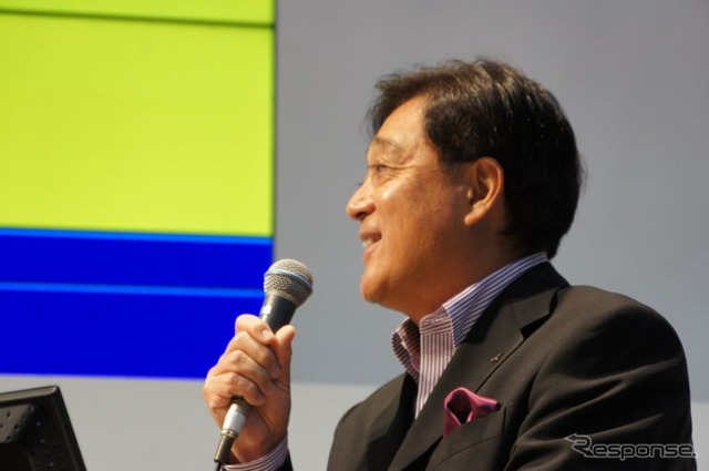 益子社長が初めて新車に乗った車は、日産サニー。