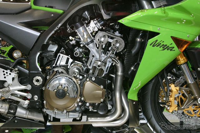 【東京モーターサイクルショー04】写真蔵…カワサキブース編