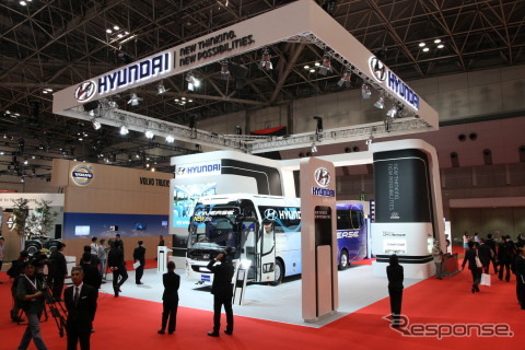 ヒュンダイの大型バス、ユニバース（東京モーターショー11）