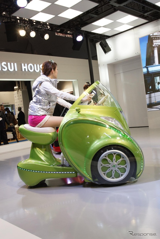 興和テムザックの小型EV、KOBOTベータ(東京モーターショー11)