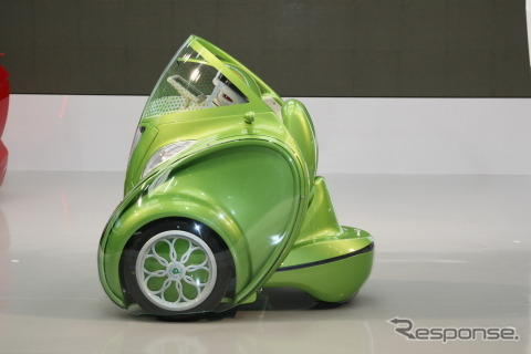 興和テムザックの小型EV、KOBOTベータ(東京モーターショー11)