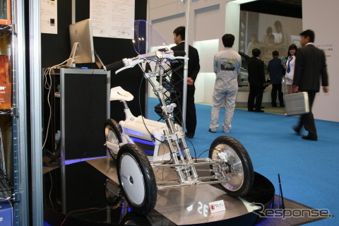 岐阜県のベンチャー企業、D Artが出品した三輪EV、スタイル（東京モーターショー11）
