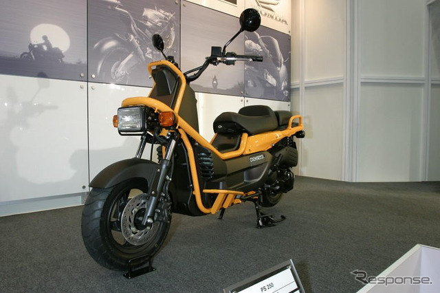 【東京モーターサイクルショー04】写真蔵…ホンダブース編