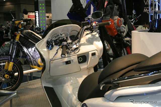 【東京モーターサイクルショー04】写真蔵…ワイズギアブース編