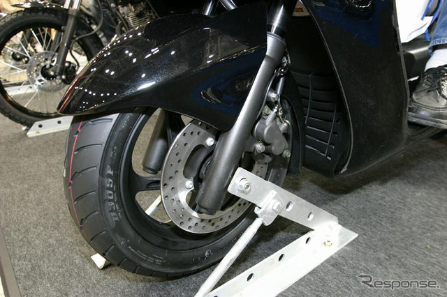 【東京モーターサイクルショー04】写真蔵…ワイズギアブース編