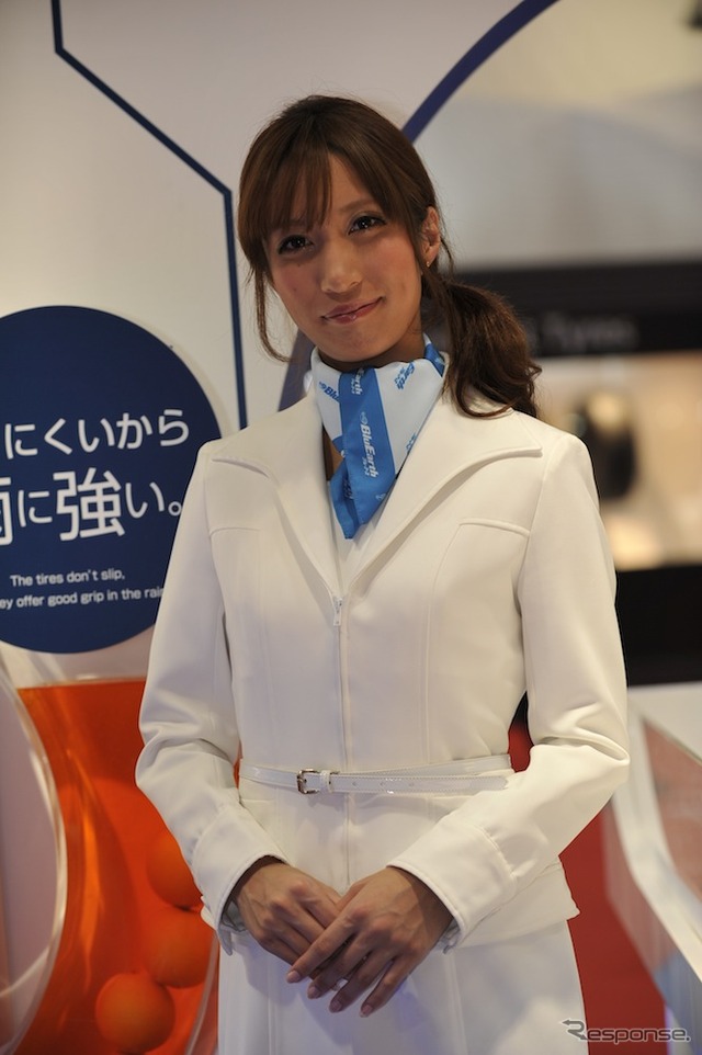 横浜ゴム コンパニオン（東京モーターショー11）
