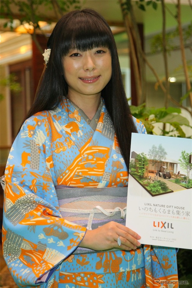 LIXIL コンパニオン(東京モーターショー11)