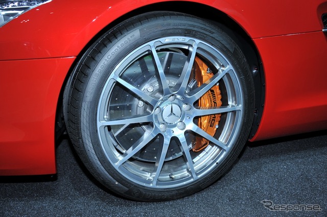 メルセデスベンツ SLS AMG ロードスター (東京モーターショー11)
