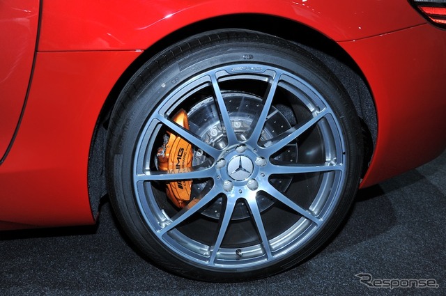 メルセデスベンツ SLS AMG ロードスター (東京モーターショー11)