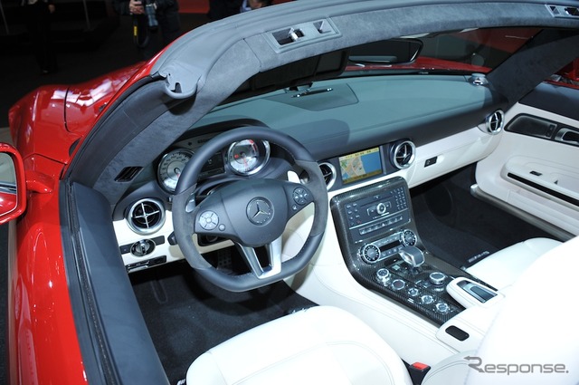 メルセデスベンツ SLS AMG ロードスター (東京モーターショー11)