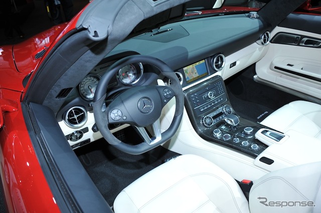 メルセデスベンツ SLS AMG ロードスター (東京モーターショー11)