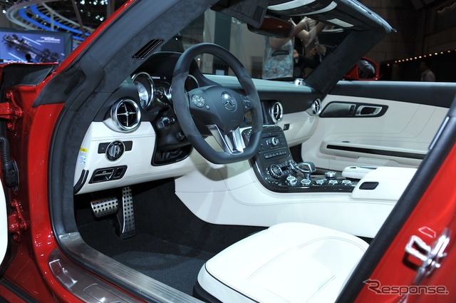 メルセデスベンツ SLS AMG ロードスター (東京モーターショー11)