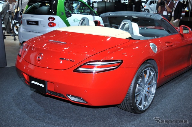 メルセデスベンツ SLS AMG ロードスター (東京モーターショー11)