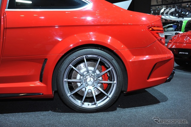 メルセデスベンツ C63AMGブラック(東京モーターショー11)
