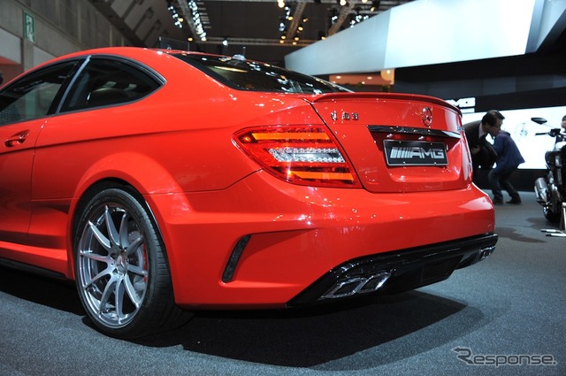 メルセデスベンツ C63AMGブラック(東京モーターショー11)