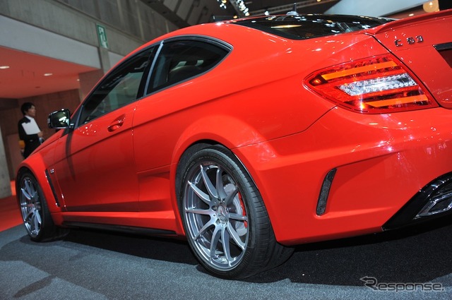 メルセデスベンツ C63AMGブラック(東京モーターショー11)