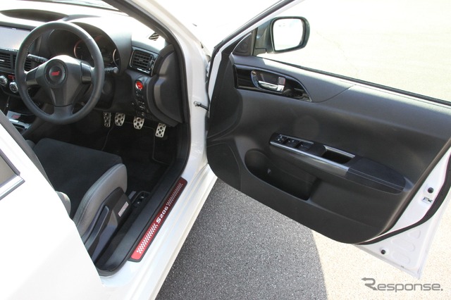 スバル インプレッサ WRX STI S206