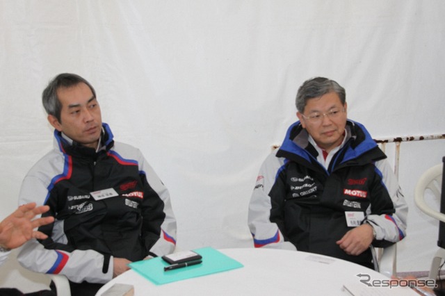 パワーユニット技術部 パワーユニット設計課 課長 神成匡泰氏(左)と車体技術部 部長 毛利豊彦氏(右)
