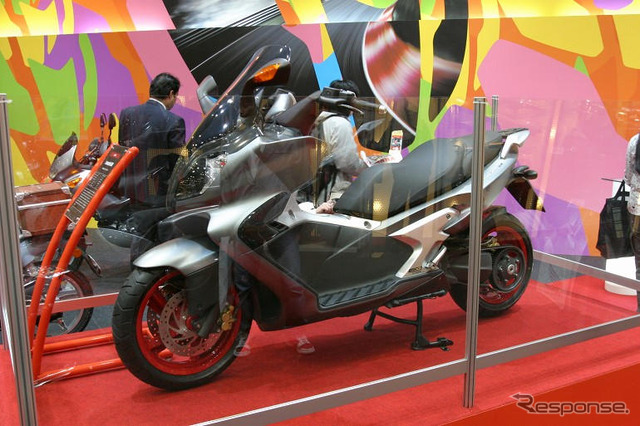 【東京モーターサイクルショー04】写真蔵…アプリリア編