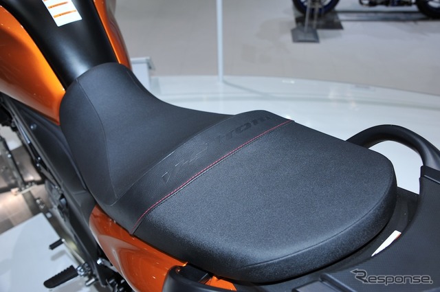スズキ Vストーム650 ABS(東京モーターショー11)