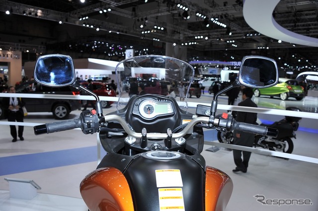 スズキ Vストーム650 ABS(東京モーターショー11)