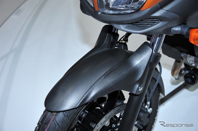 スズキ Vストーム650 ABS(東京モーターショー11)