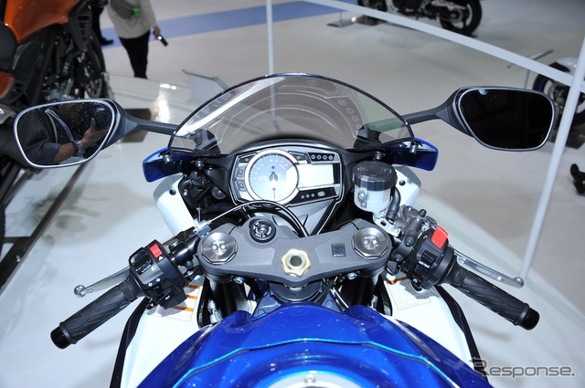 スズキ GSX-R1000(東京モーターショー11)