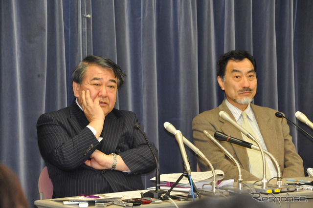 会見する有識者委員会。寺島実郎座長(左)と家田仁委員(右)/9日・国交省