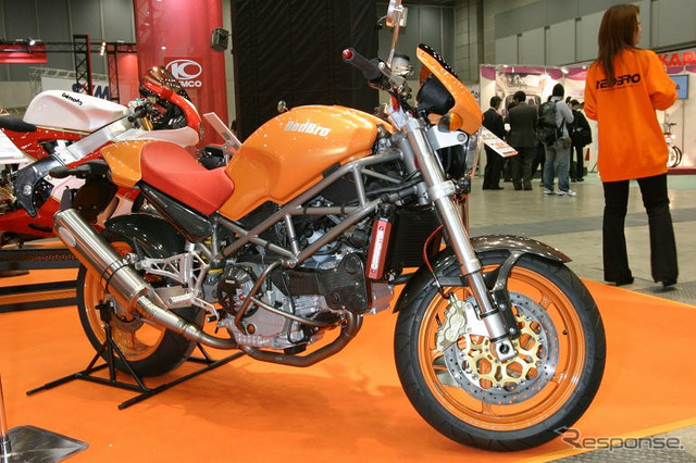 【東京モーターサイクルショー04】写真蔵…レッドブロ・ビモータ編