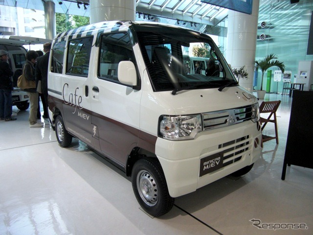 三菱ミニキャブMiEV MiEVカフェ仕様（11月24日、発表会で）