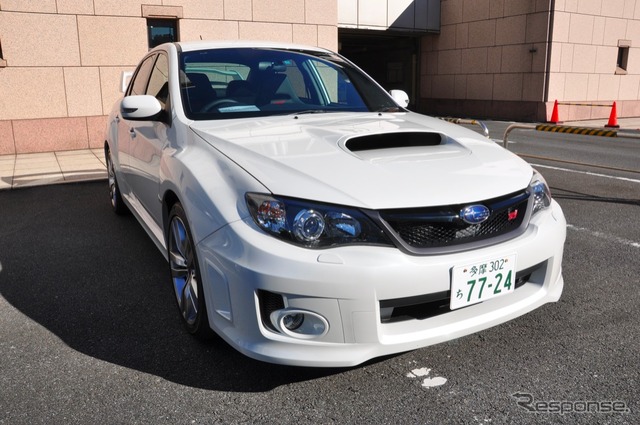 スバル インプレッサ WRX STI 4ドア
