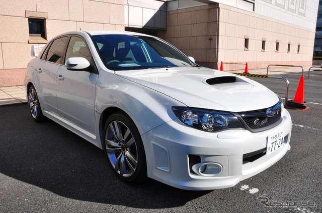 スバル インプレッサ WRX STI 4ドア