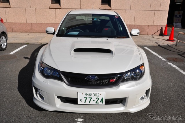 スバル インプレッサ WRX STI 4ドア