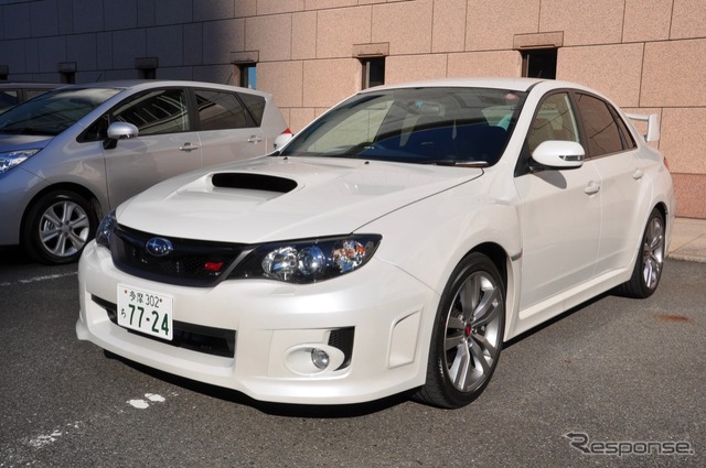 スバル インプレッサ WRX STI 4ドア