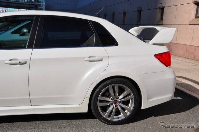 スバル インプレッサ WRX STI 4ドア