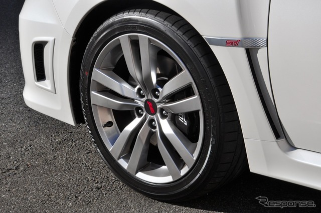 スバル インプレッサ WRX STI 4ドア