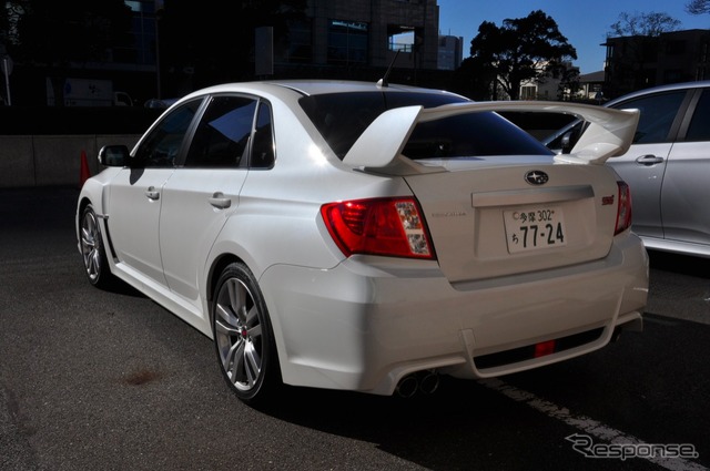 スバル インプレッサ WRX STI 4ドア