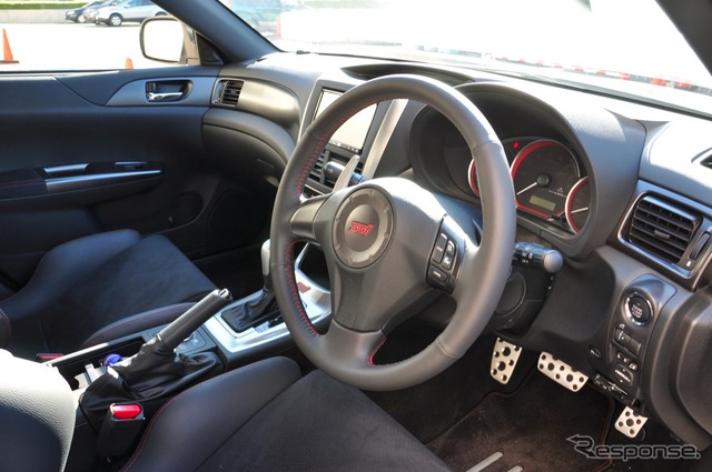 スバル インプレッサ WRX STI 4ドア