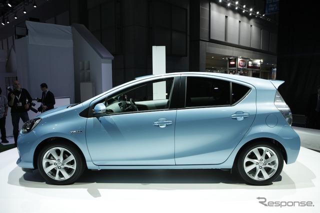 トヨタグループ3社が統合しトヨタ自動車東日本が発足する (写真:東京モーターショー11に出展された アクア)
