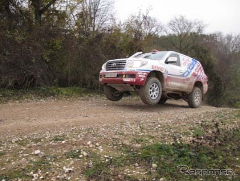 トヨタ車体、フランスでのダカール2012参戦車両の最終テスト