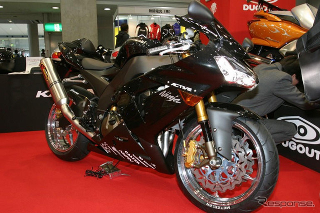 【東京モーターサイクルショー04】写真蔵…カワサキカスタム編