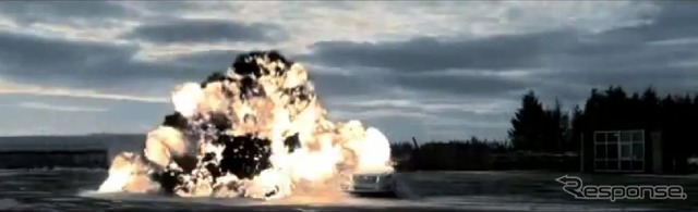 TNT爆弾の爆発にも耐えるジャガーXJの防弾装甲仕様車、センチネル(動画キャプチャー)