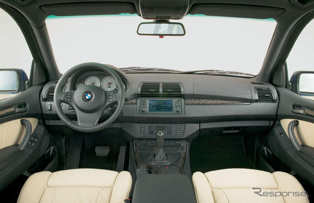 BMW、『X5』のトップオブザレインジ「4.8i」を発売