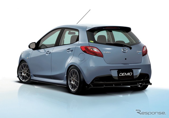 マツダ・デミオ13-SKYACTIV Smart Stylish 2012