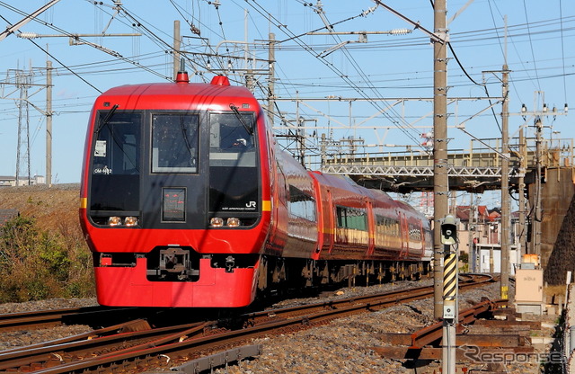 新宿-東武日光間などの特急運用でシェアするJR253系