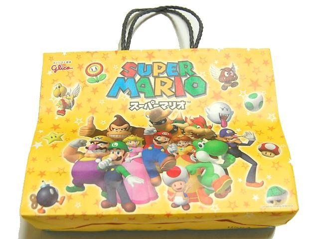 お菓子7点と特製マリオカレンダーがセットになった!「スーパーマリオ お菓子詰合わせパック」・・・週刊マリオグッズコレクション第168回 パッケージ紙袋・裏