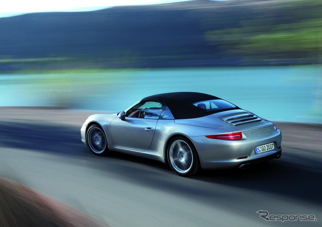 新型ポルシェ911カブリオレ