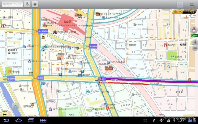 渋滞情報は常に表示される。破線がUTISの情報、実線がVICSの情報だ。幹線道路はVICSで、裏道はUTISがフォローしているのが分かる。