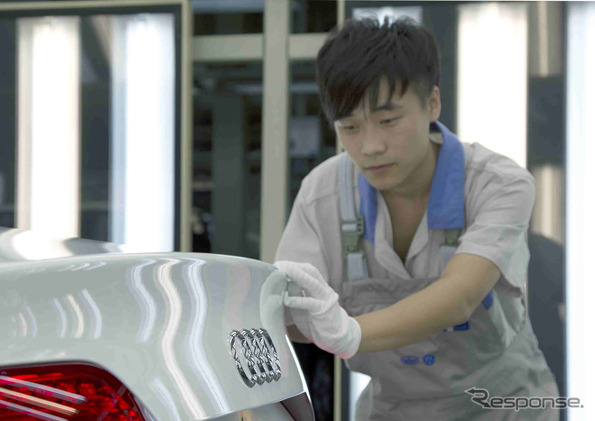 中国吉林省の長春工場で組み立てられるアウディA4L